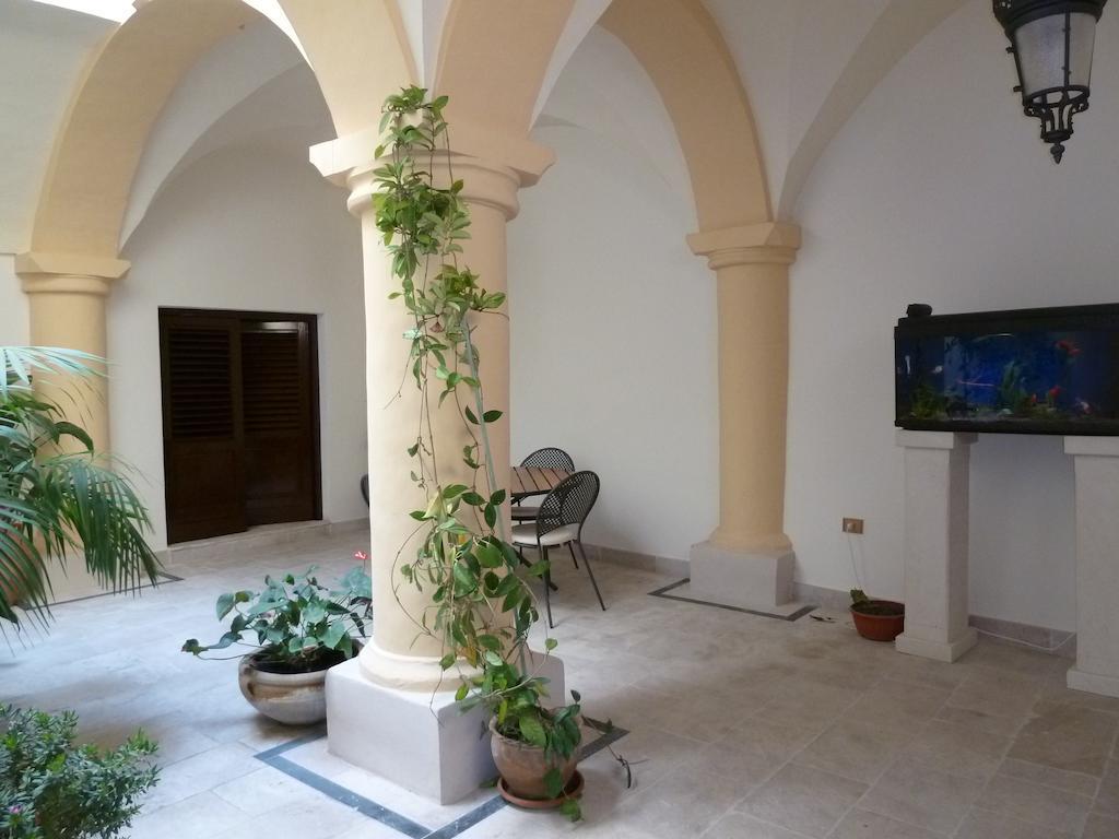 Palazzo Franza Musaro Ugento Bagian luar foto